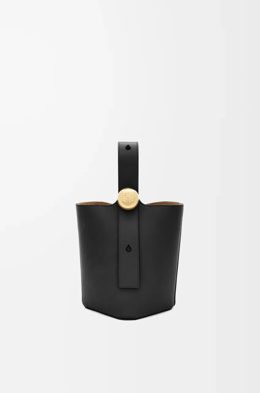 Mini Pebble bucket in smooth calfskin Black - EliteLux Outlet