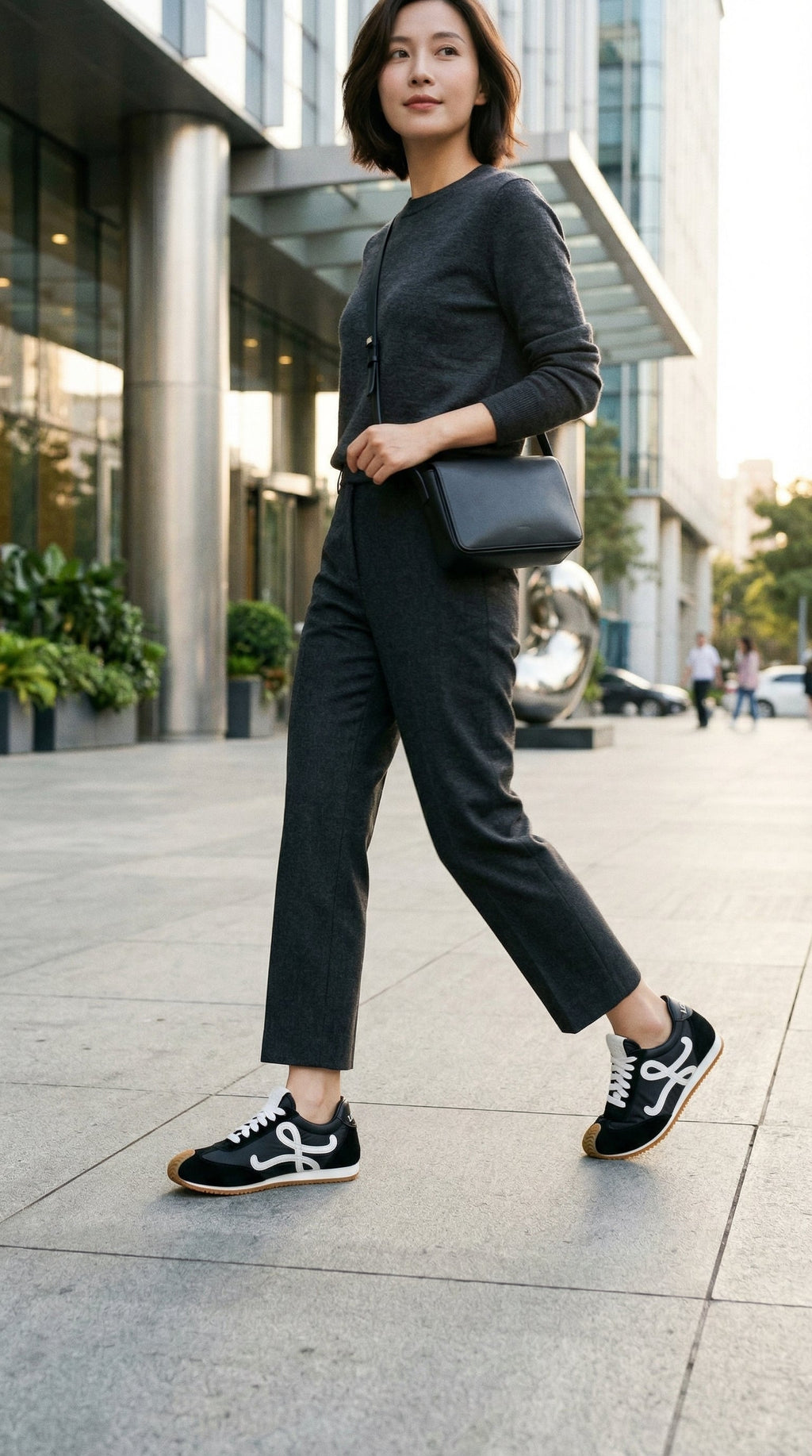 Sneaker Classic Anagram Low – Black & White