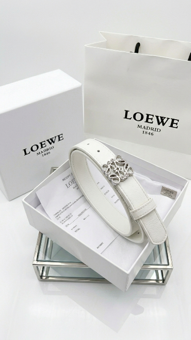 Reversible Anagram belt in smooth calfskin White